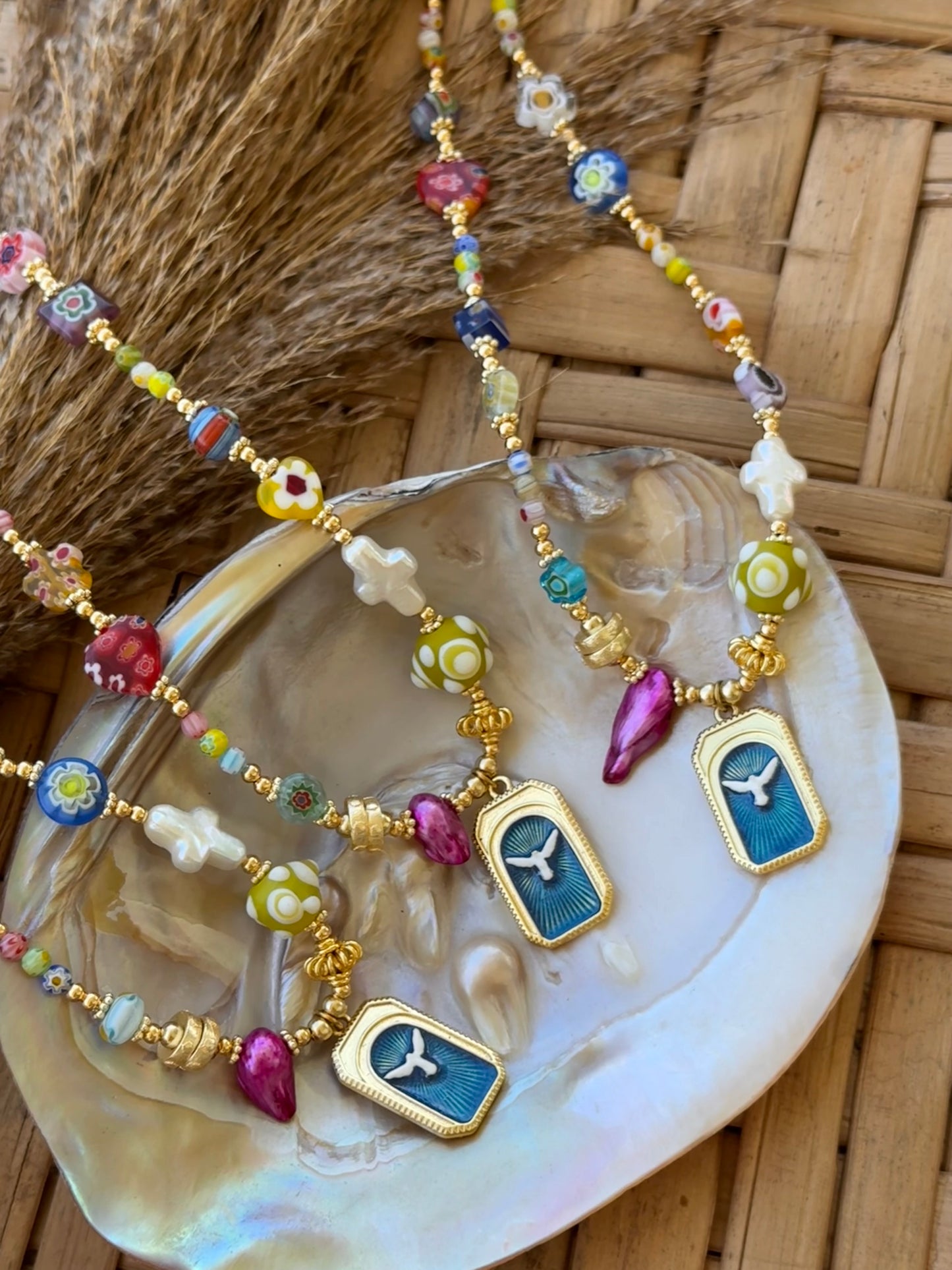 Espíritu Santo necklace