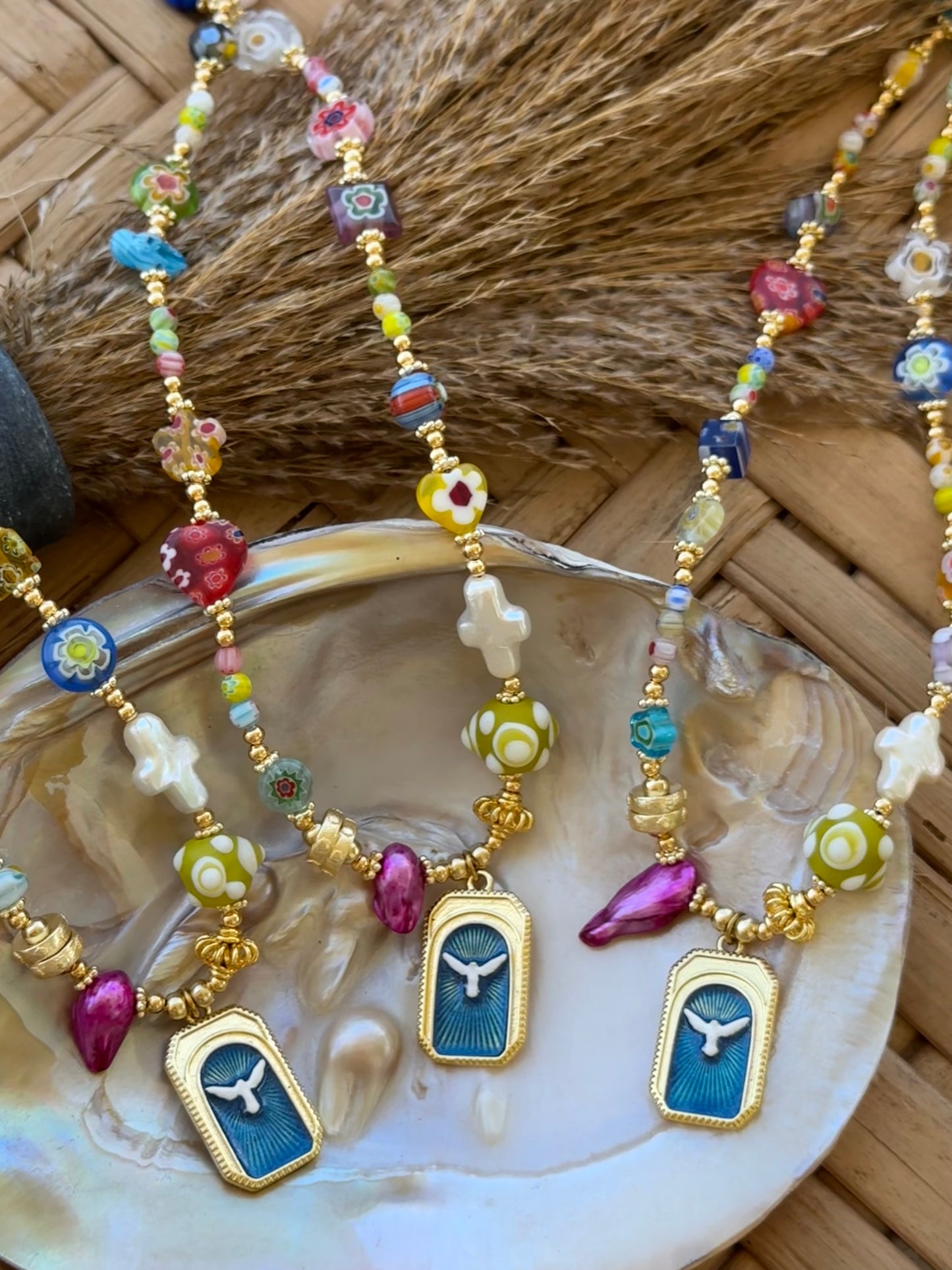 Espíritu Santo necklace