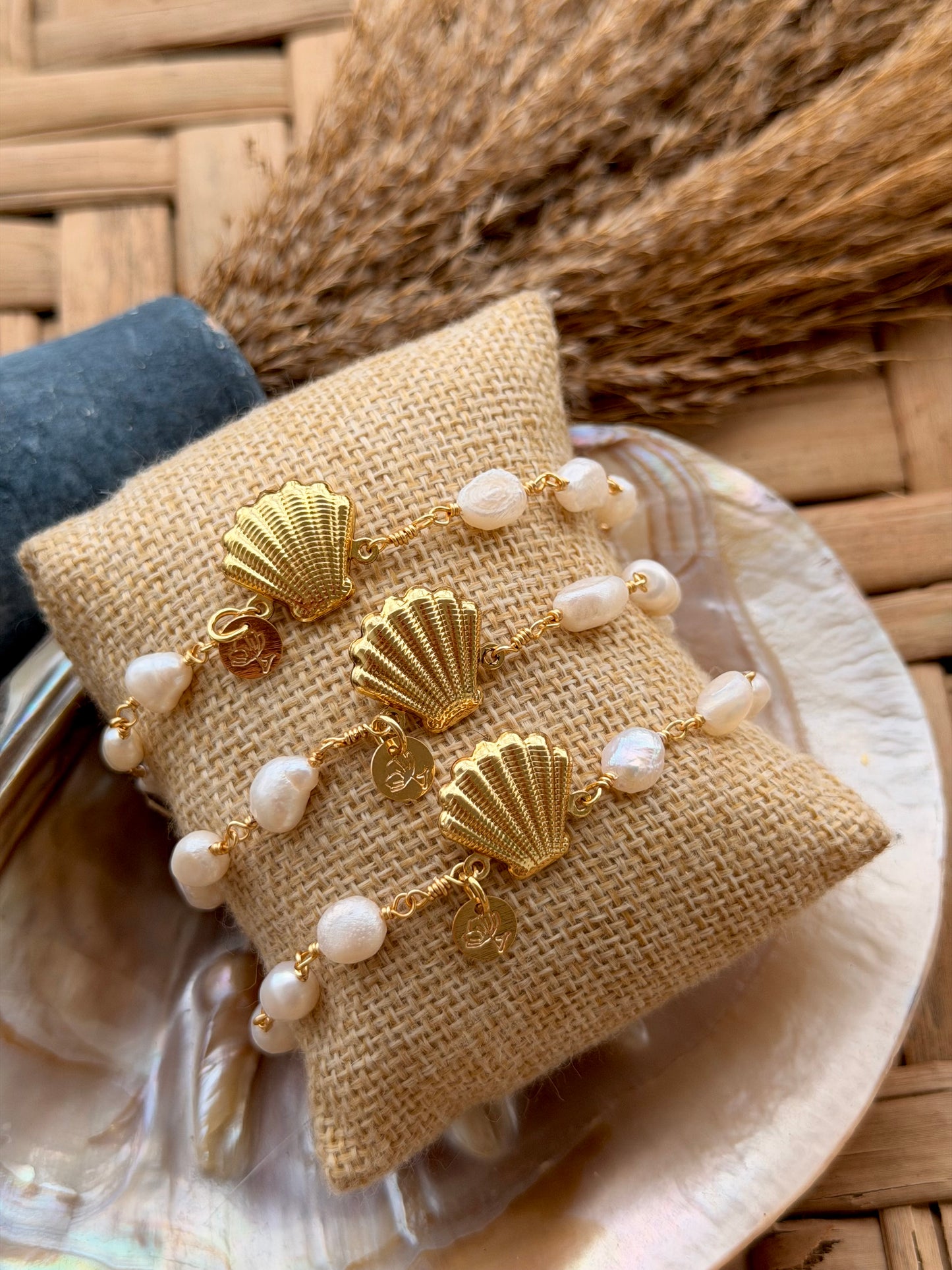 Conchita pearl bracelet