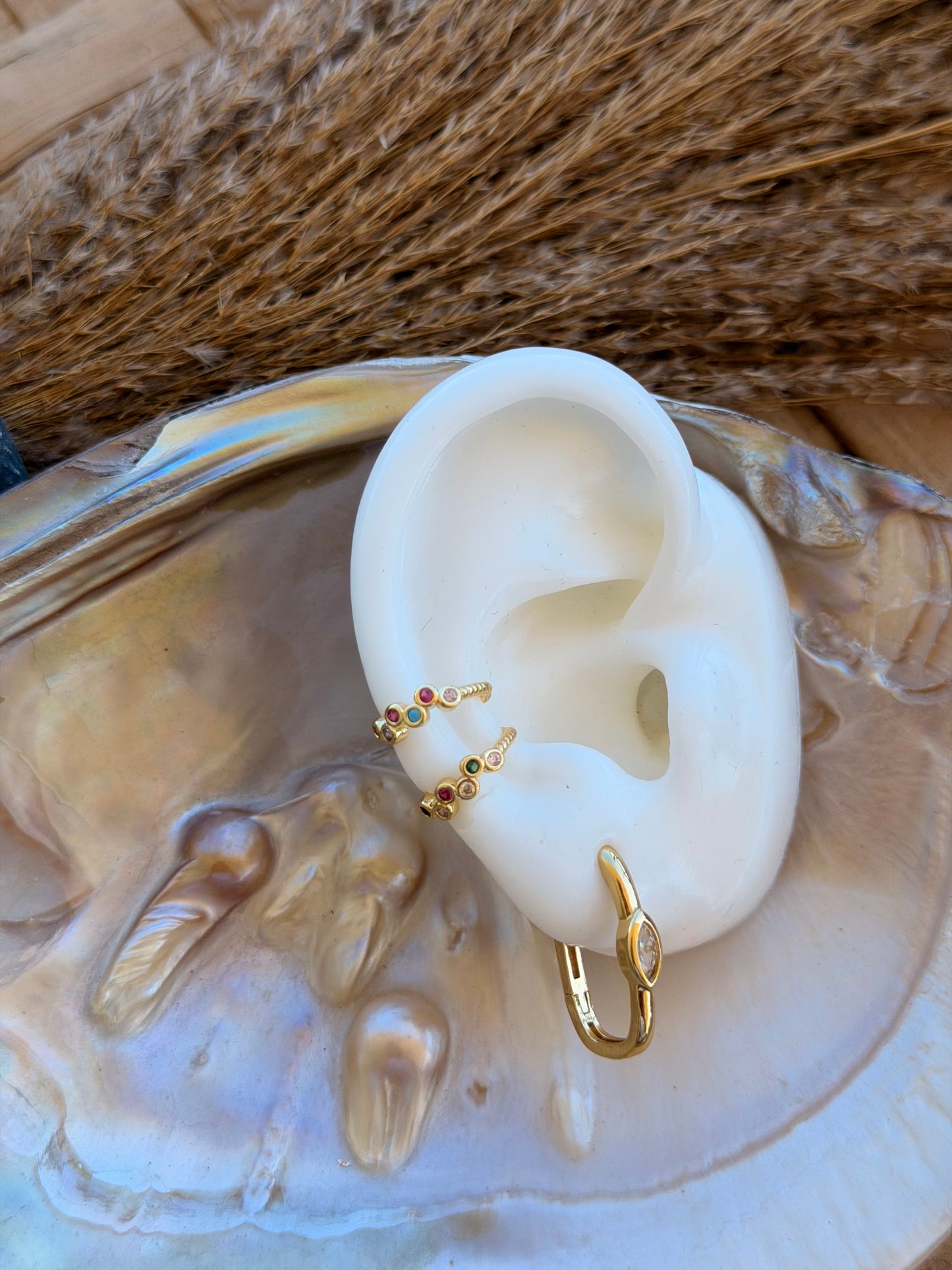 Multicolor earcuff