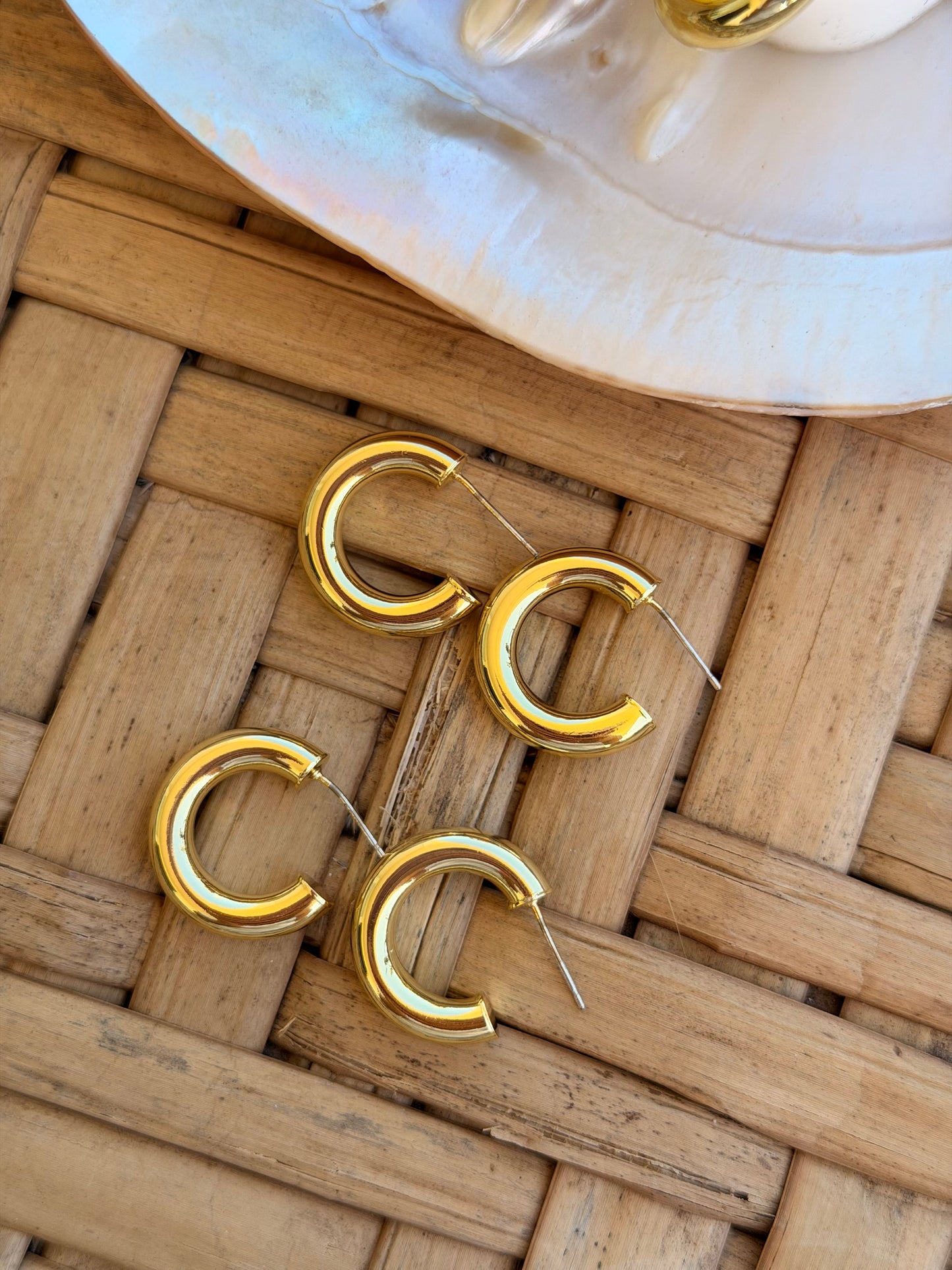 Chunky medium hoops