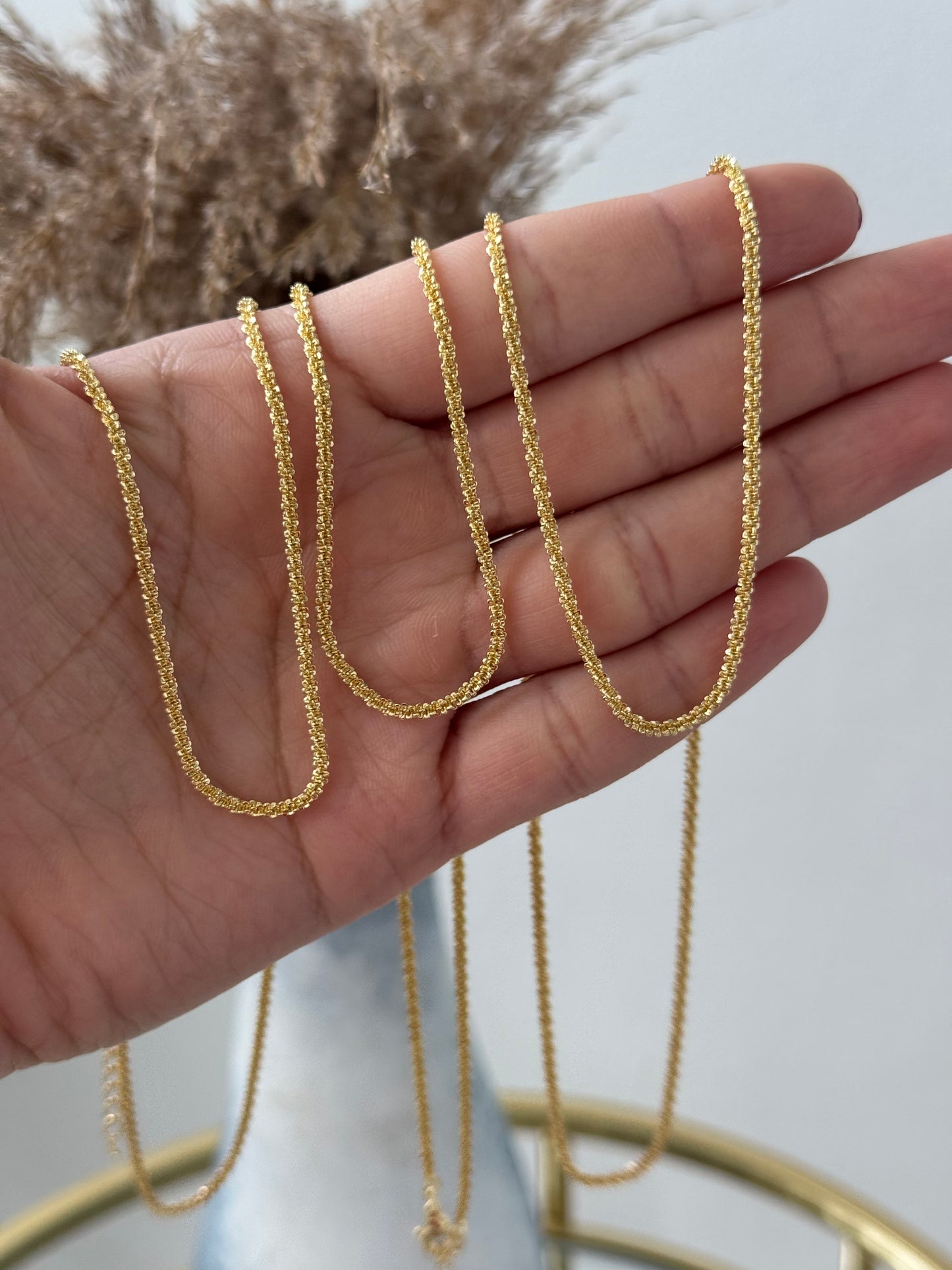 Dainty twist chain