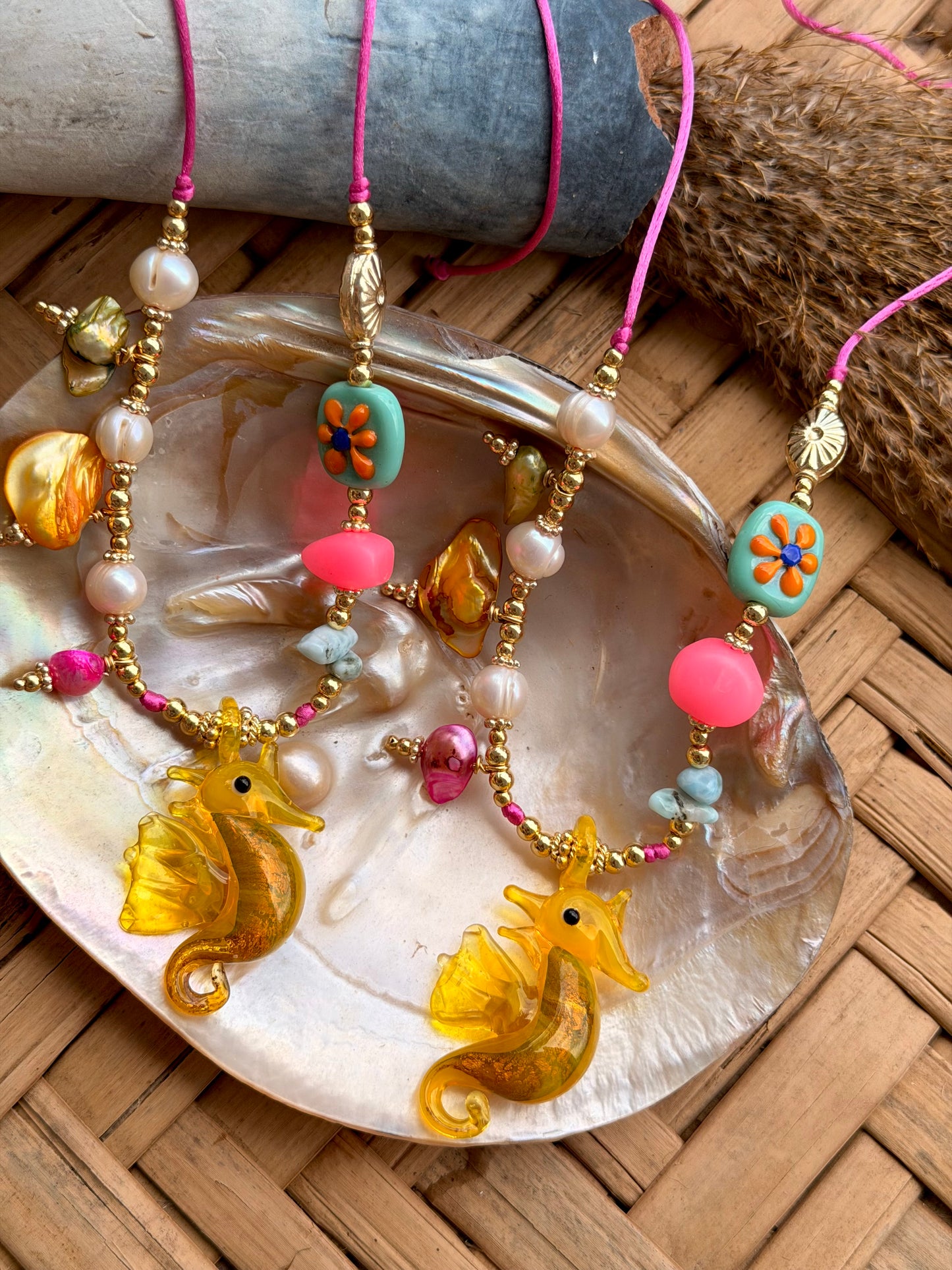 Caballito de mar necklace