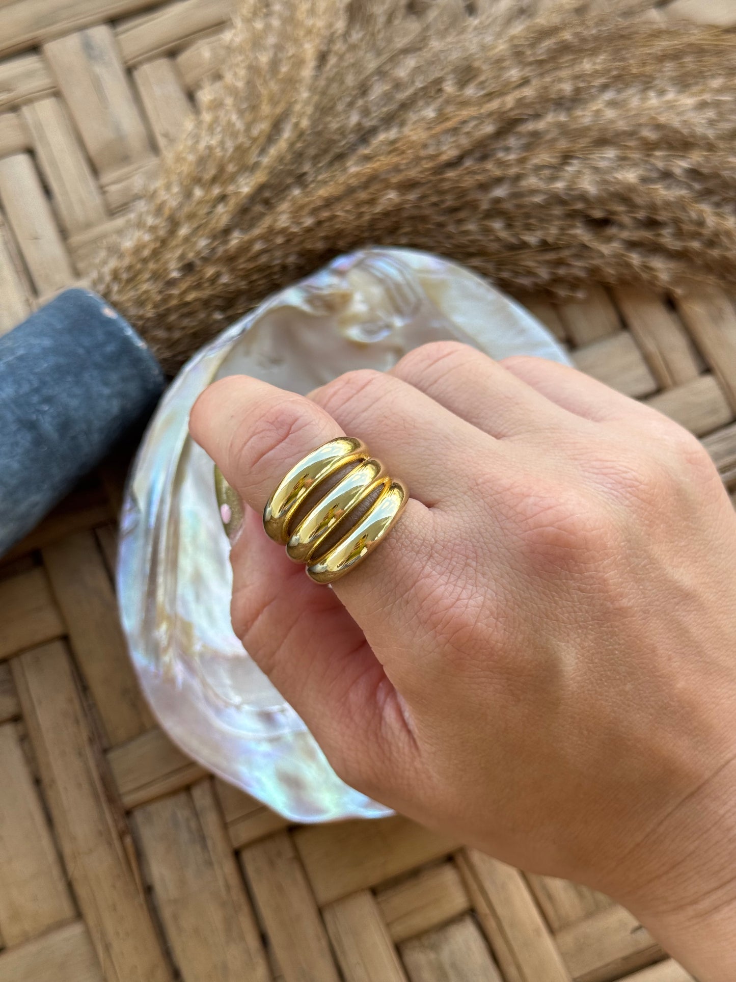 Chunky gold ring
