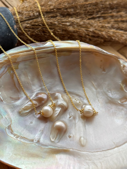Classic pearl chain
