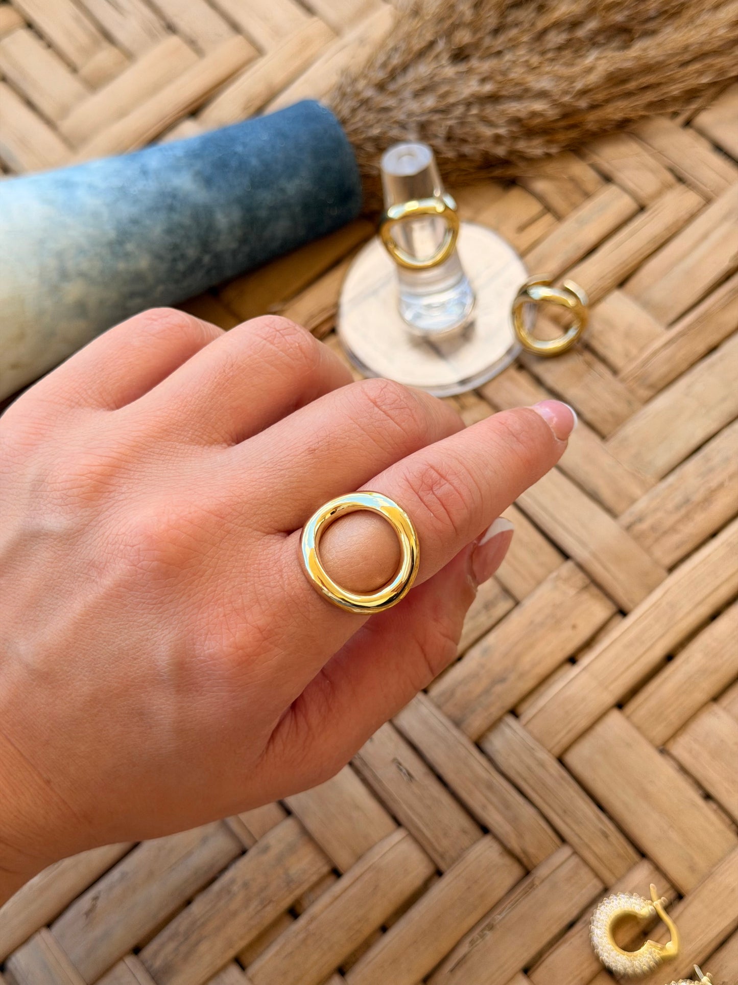 Halo ring